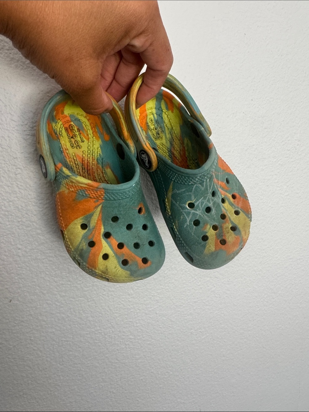 Kids teal colorful crocs (8)